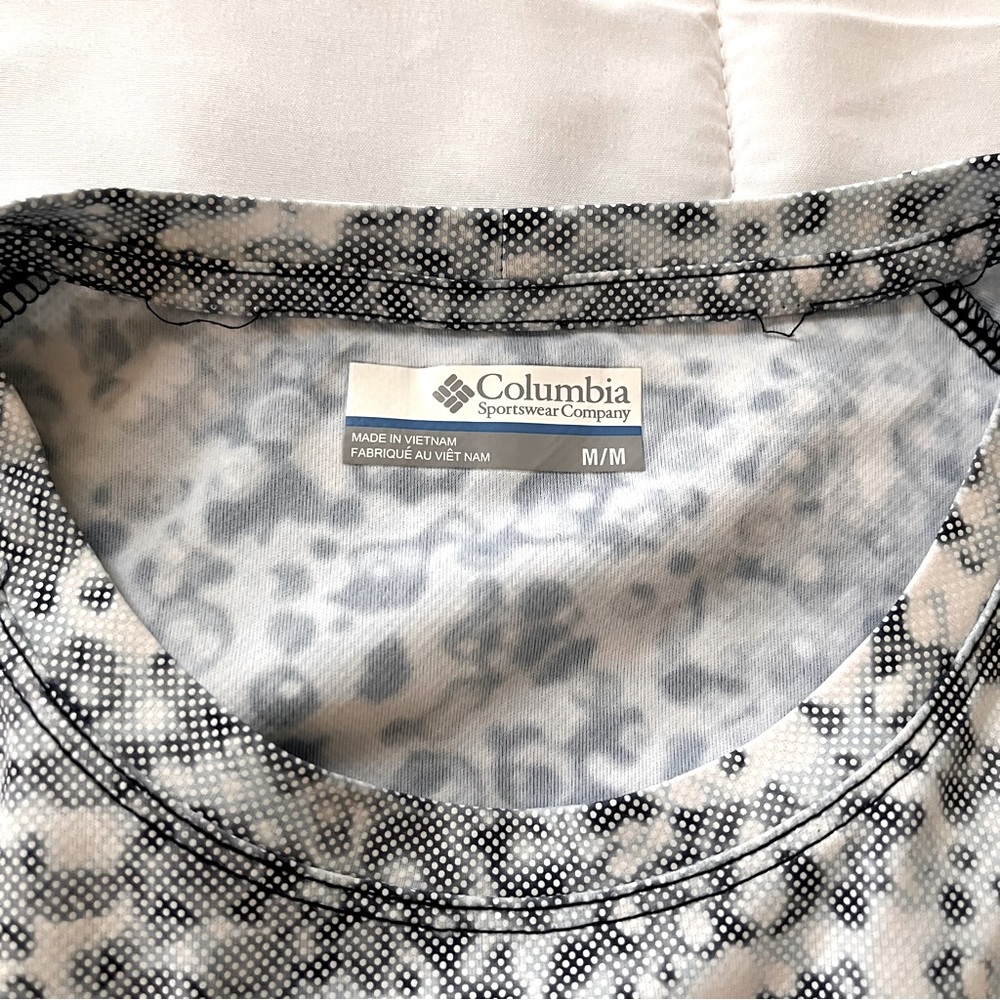 Columbia Sunshirt Size M